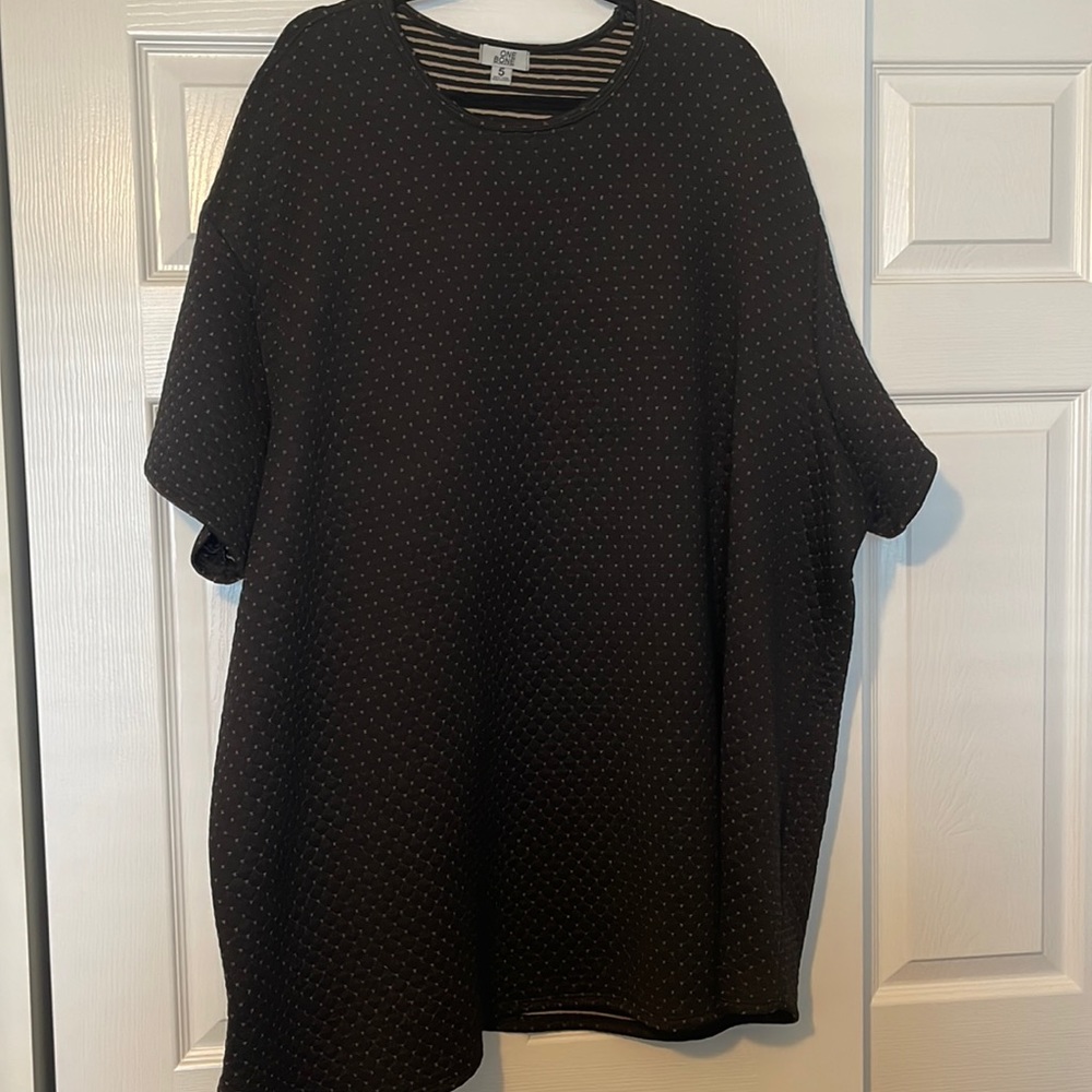 One Bone Brand quilted tee. 5x.